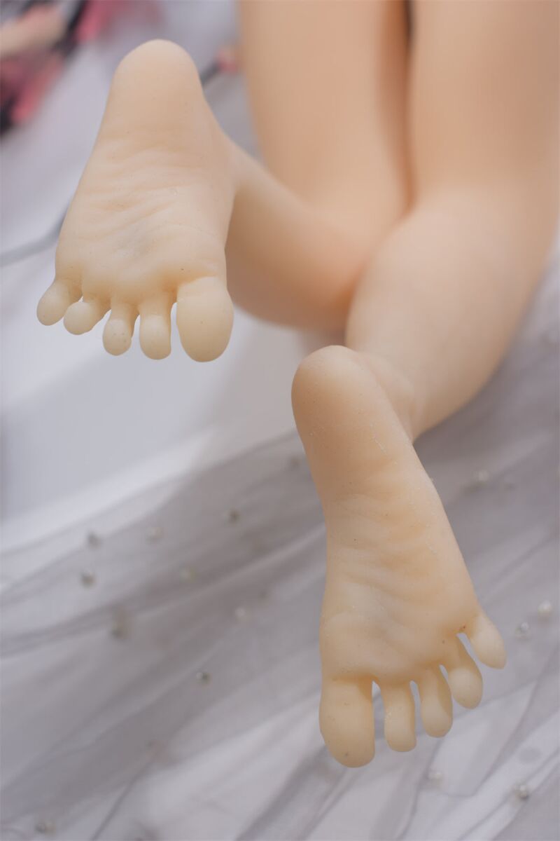 nude torso love doll feet