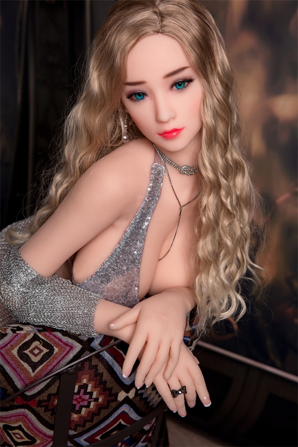 amber platnium blonde sex doll